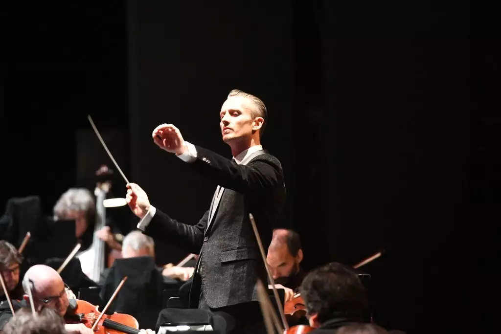 Music Director Alexander Shelley in concert with Canada's National Arts Centre Orchestra
